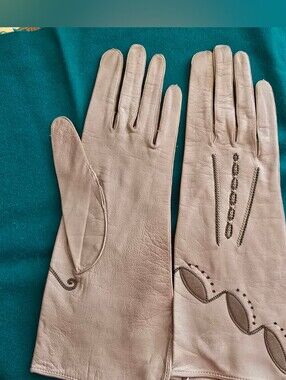 Perrin’s Make - Vintage Leather Gloves, Beige / Mushroom, Size 6.75